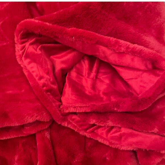 Martha Stewart Faux Fur Christmas Tree Skirt 60in Holiday Red New - Picture 5 of 11